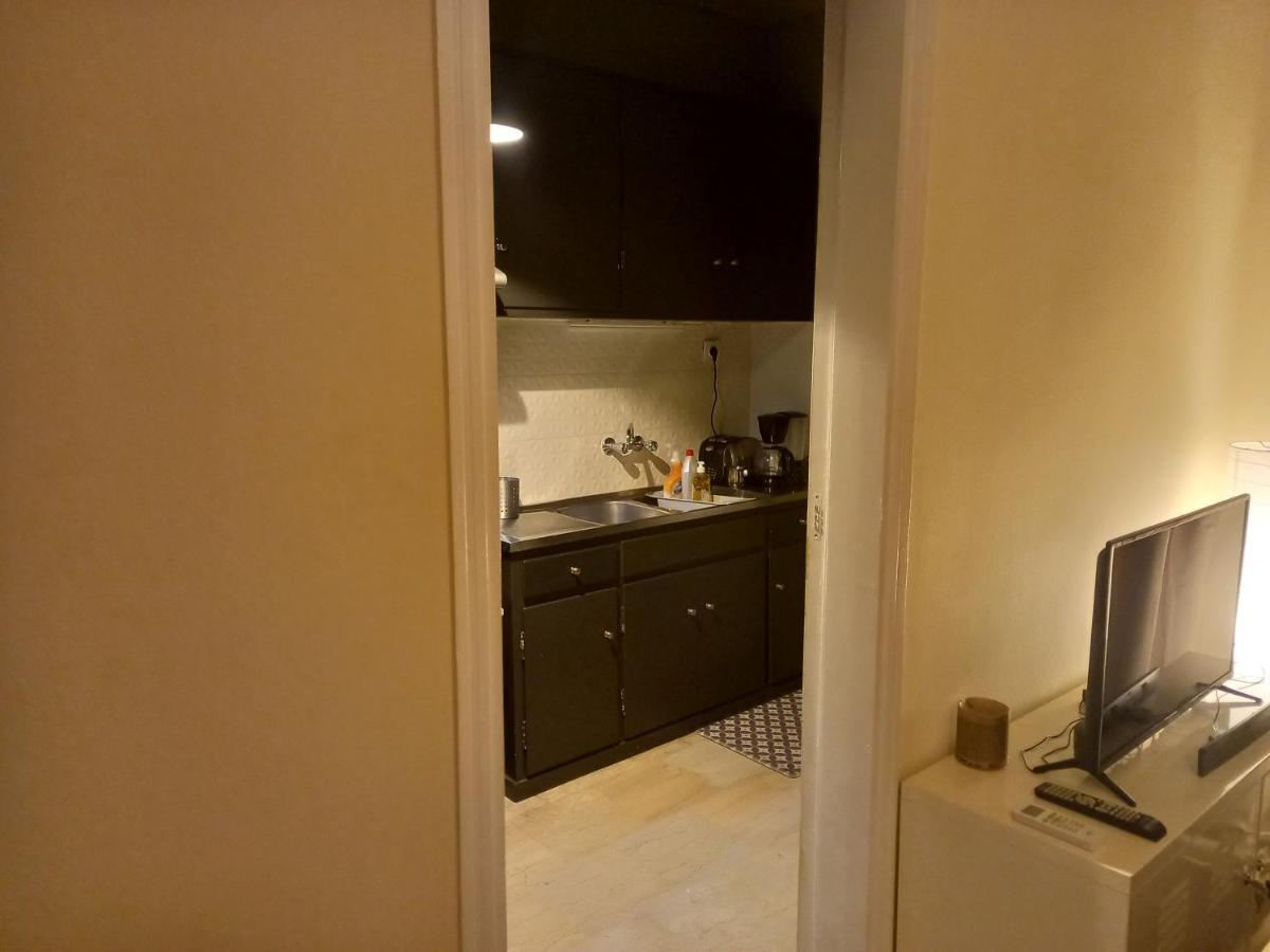 Fresh And Elegant Apartment, 9' From City Center Athene Buitenkant foto