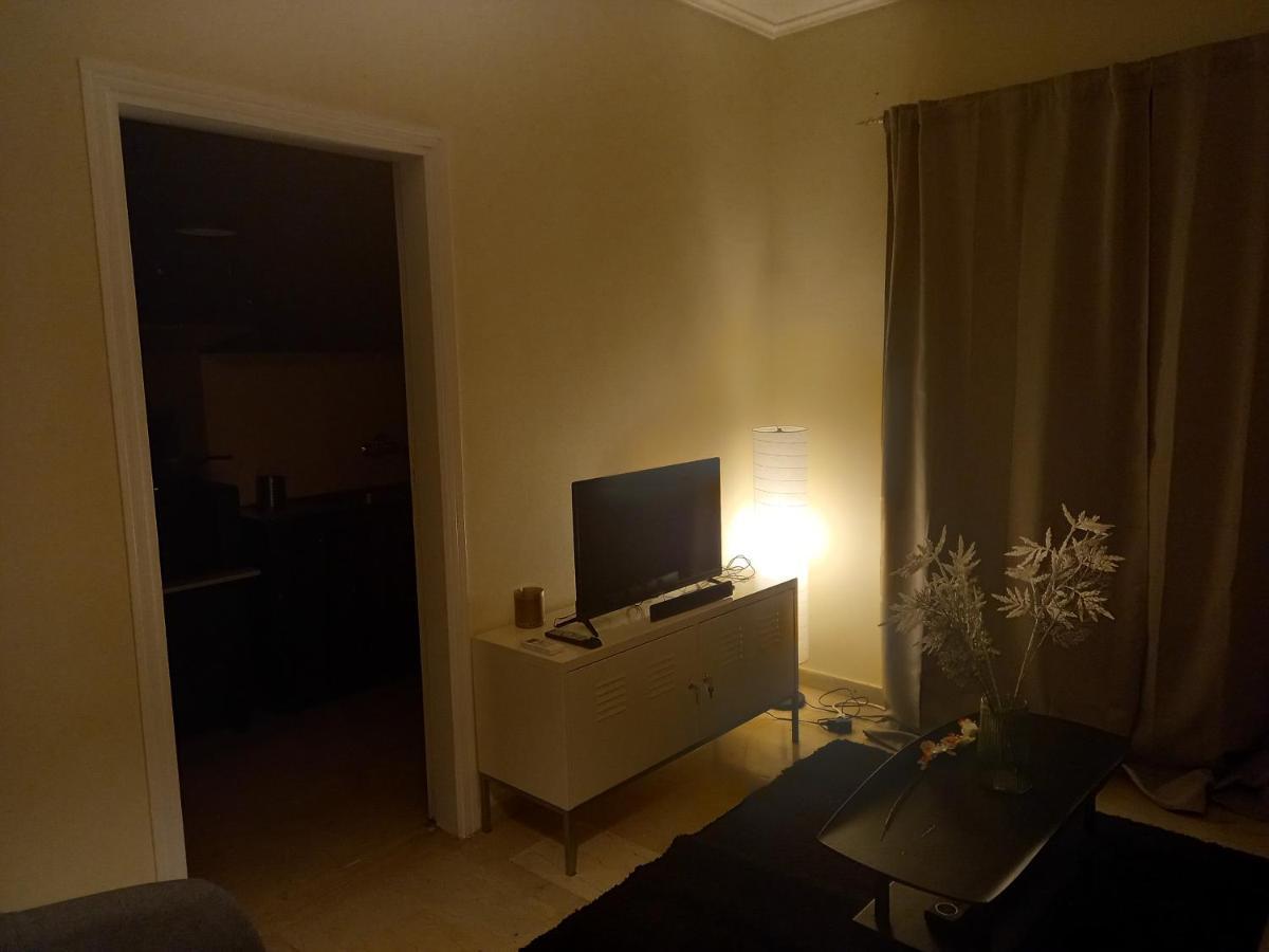 Fresh And Elegant Apartment, 9' From City Center Athene Buitenkant foto